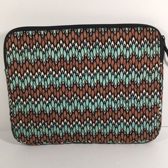 Vera Bradley Retired Pattern Sierra Stream Quilted Laptop Sleeve - Picture 6 of 11